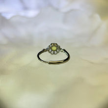 将图片加载到图库查看器，Golden Prehnite Adjustable Ring 金色葡萄石镶嵌活口戒指
