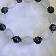 Load image into Gallery viewer, Cream Nephrite Labradorite Beads Bracelet 和田玉青白玉拉长石灰月光石手串
