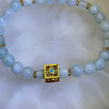 Load image into Gallery viewer, Green Jade Beads Bracelet 糯种豆色翡翠手串
