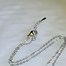 Load image into Gallery viewer, Ruby Garnet Bow Penant Necklace 酒红石榴石镶嵌蝴蝶结吊坠项链
