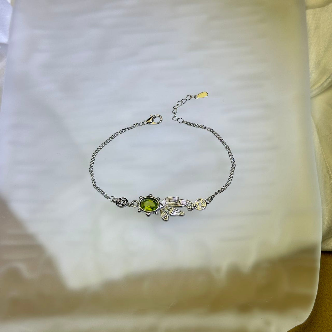 Peridot Goldfish Bracelet 橄榄石镶嵌金鱼手链