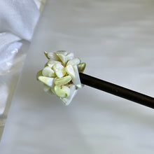 Load image into Gallery viewer, White Mother of Pearl Hair Pin 白色贝母发簪
