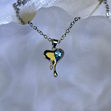 Load image into Gallery viewer, Swiss Blue Topaz Love Heart Pendant 瑞士蓝托帕石镶嵌爱心吊坠
