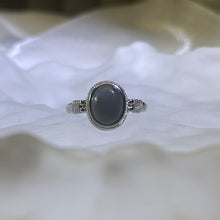 Load image into Gallery viewer, Grey Nephrite Adjustable Ring 和田玉烟紫玉镶嵌活口戒指
