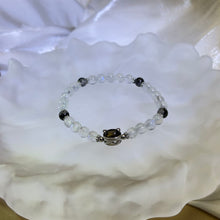 Load image into Gallery viewer, Moonstone Iolite Cat Beads Bracelet 冰长石月光石堇青石镶嵌猫头手串
