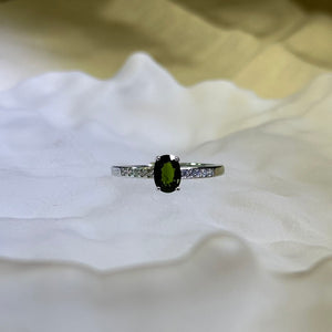 Green Tourmaline Adjustable Ring 绿色碧玺镶嵌活口戒指