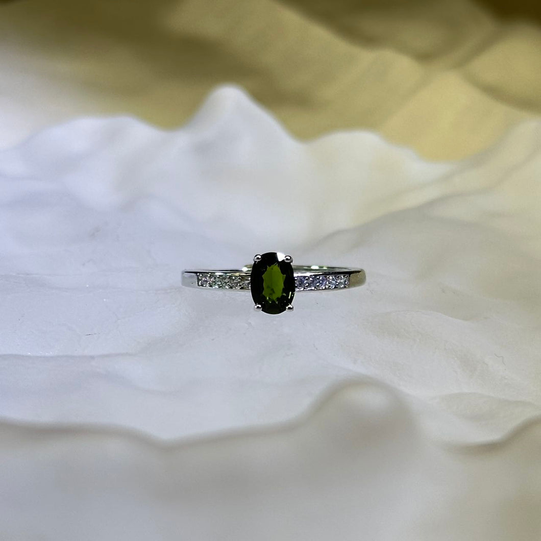 Green Tourmaline Adjustable Ring 绿色碧玺镶嵌活口戒指