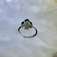 Load image into Gallery viewer, Green Nephrite Clover Adjustable Ring 和田玉青白玉四叶草镶嵌活口戒指
