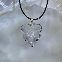 Load image into Gallery viewer, Clear Quartz Pendant Necklace 白水晶吊坠项链
