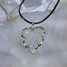 Load image into Gallery viewer, Clear Quartz Pendant Necklace 白水晶吊坠项链
