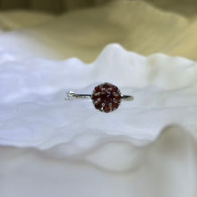 将图片加载到图库查看器，Ruby Garnet Adjustable Ring 酒红石榴石镶嵌活口戒指
