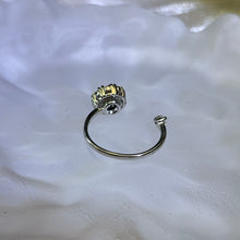 Load image into Gallery viewer, Ruby Garnet Adjustable Ring 酒红石榴石镶嵌活口戒指
