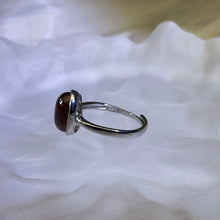 将图片加载到图库查看器，Orange Garnet Adjustable Ring 橙红石榴石镶嵌活口戒指
