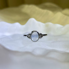 Load image into Gallery viewer, Moonstone Adjustable Ring 冰长石月光石镶嵌活口戒指
