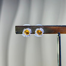 将图片加载到图库查看器，925 Silver Citrine Earrings 黄水晶镶嵌银耳钉
