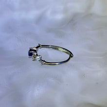 将图片加载到图库查看器，Blue Sapphire Adjustable Ring 蓝色蓝宝石镶嵌活口戒指
