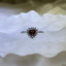 将图片加载到图库查看器，Ruby Garnet Love Heart Adjustable Ring 酒红石榴石爱心镶嵌活口戒指
