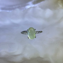 将图片加载到图库查看器，Green Prehnite Adjustable Ring 绿色葡萄石镶嵌活口戒指
