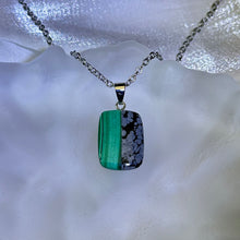 Load image into Gallery viewer, Malachite Snowflake Obsidian Pendant 孔雀石雪花黑曜石镶嵌吊坠
