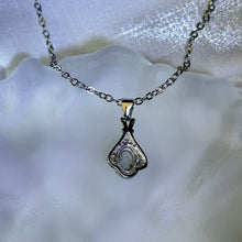 Load image into Gallery viewer, Dumortierite Quartz Pendant 蓝发晶镶嵌吊坠
