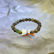 Load image into Gallery viewer, Verawood White Bodhi Seed Hello Kitty Beads Bracelet 绿檀木象牙果凯蒂猫手串
