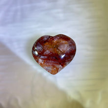 将图片加载到图库查看器，Red Hematoid Quartz Love Heart 红胶花水晶爱心
