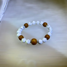 Load image into Gallery viewer, Hawlite Yellow Jasper Beads Bracelet 白松石黄色阿拉善玛瑙手串
