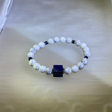 Load image into Gallery viewer, Lapis Lazuli Hawlite Beads Bracelet 青金石白松石手串
