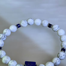 Load image into Gallery viewer, Lapis Lazuli Hawlite Beads Bracelet 青金石白松石手串
