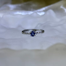 将图片加载到图库查看器，Blue Sapphire Adjustable Ring 蓝色蓝宝石镶嵌活口戒指
