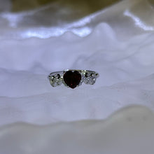 将图片加载到图库查看器，Ruby Garnet Love Heart Adjustable Ring 酒红石榴石爱心镶嵌活口戒指
