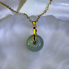 Load image into Gallery viewer, Green Jade Lucky Buckle Pendant 糯种晴绿翡翠平安扣吊坠
