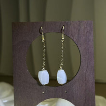 Load image into Gallery viewer, 14K Gold Filled Cream Nephrite Earrings 和田玉青白玉14K注金耳钩
