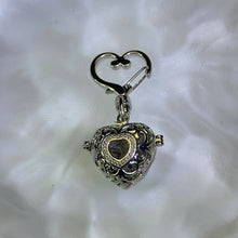 Load image into Gallery viewer, Multi-Crystal Love Heart Container Ornament Key Charm Bag Charm 多宝水晶爱心嘎乌盒挂饰钥匙扣包挂
