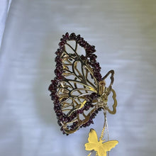 Load image into Gallery viewer, Ruby Garnet Butterflies Hair Claw Clip 酒红石榴石蝴蝶抓夹
