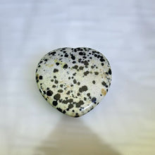 Load image into Gallery viewer, Dalmatian Jasper Love Heart 斑点石爱心
