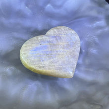 Load image into Gallery viewer, Moonstone Love Heart 冰长石月光石爱心
