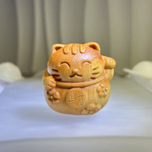 Load image into Gallery viewer, Thuja Wood Fortune Cat 崖柏木招财猫
