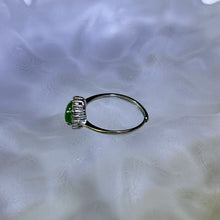 Load image into Gallery viewer, Green Nephrite Adjustable Ring 和田玉碧玉镶嵌活口戒指
