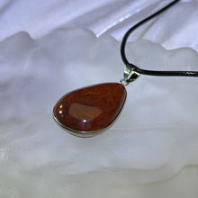 Load image into Gallery viewer, Carnelian Pendant Necklace 红玛瑙吊坠项链
