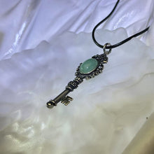 Load image into Gallery viewer, Green Aventurine Key Pendant Necklace 绿色东陵玉镶嵌钥匙吊坠项链
