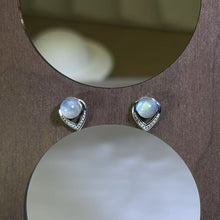 Load image into Gallery viewer, 925 Silver Labradorite Earrings 拉长石灰月光石镶嵌银耳钉
