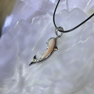 White Mother of Pearl Dauphin Pendant Necklace 白色贝母镶嵌海豚吊坠项链