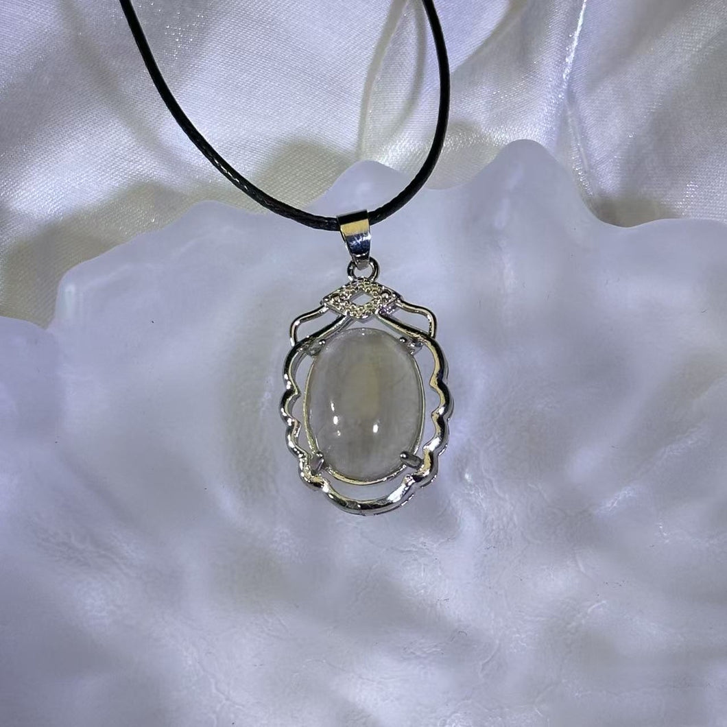 Silver Rutilated Quartz Pendant Necklace 银发晶镶嵌吊坠项链