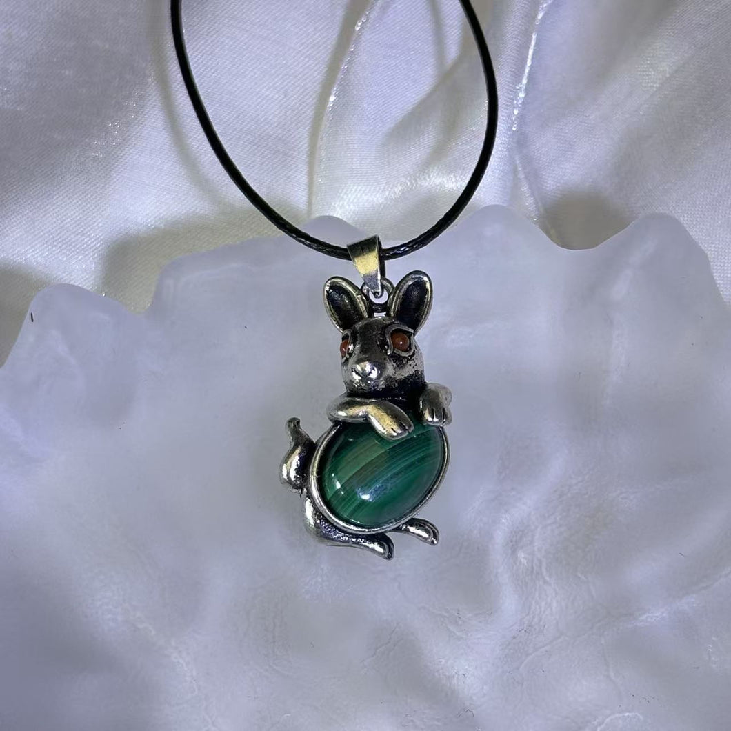 Malachite Rabbit Pendant Necklace 孔雀石镶嵌兔子吊坠项链