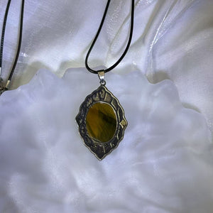 Tiger's Eye Pennant Necklace 虎眼石镶嵌吊坠项链