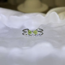 Load image into Gallery viewer, Peridot Bow Adjustable Ring 橄榄石镶嵌蝴蝶结活口戒指
