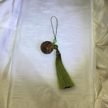 Load image into Gallery viewer, Verawood Quartz Aroma Container Ornament Cell Phone Charm Bag Charm Key Charm 绿檀木水晶香氛嘎乌盒挂饰手机链包挂钥匙链
