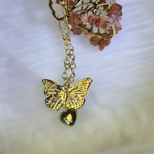 Load image into Gallery viewer, Carnelian Butterfly Hair Claw Clip 红玛瑙蝴蝶抓夹发夹

