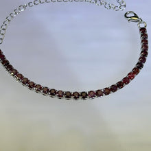 Load image into Gallery viewer, Red Almandine Garnet Bracelet 酒红石榴石镶嵌手链
